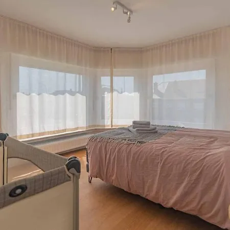 Nyaraló Vakantiewoning Voor 12 Met Garages Terras Tuin *