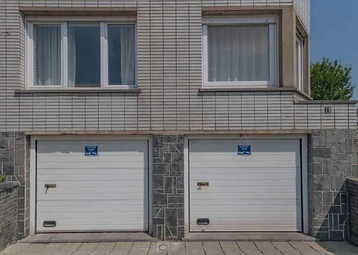 Vakantiewoning Voor 12 Met Garages Terras Tuin