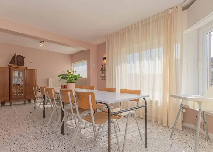 Vakantiewoning Voor 12 Met Garages Terras Tuin Hébergement de vacances *