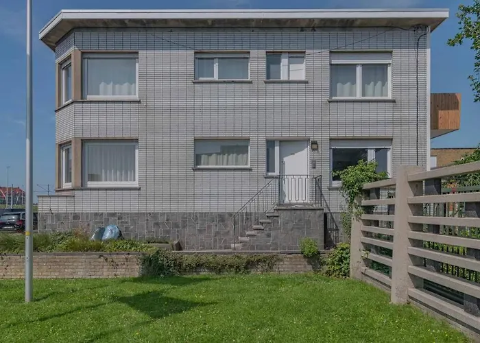 Vakantiewoning Voor 12 Met Garages Terras Tuin Hébergement de vacances *