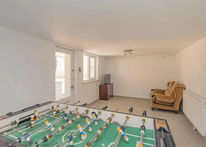 Vakantiewoning Voor 12 Met Garages Terras Tuin *